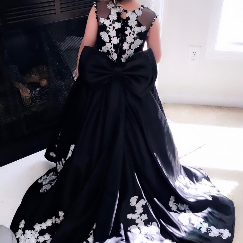 Dress - Picture 2 of 2